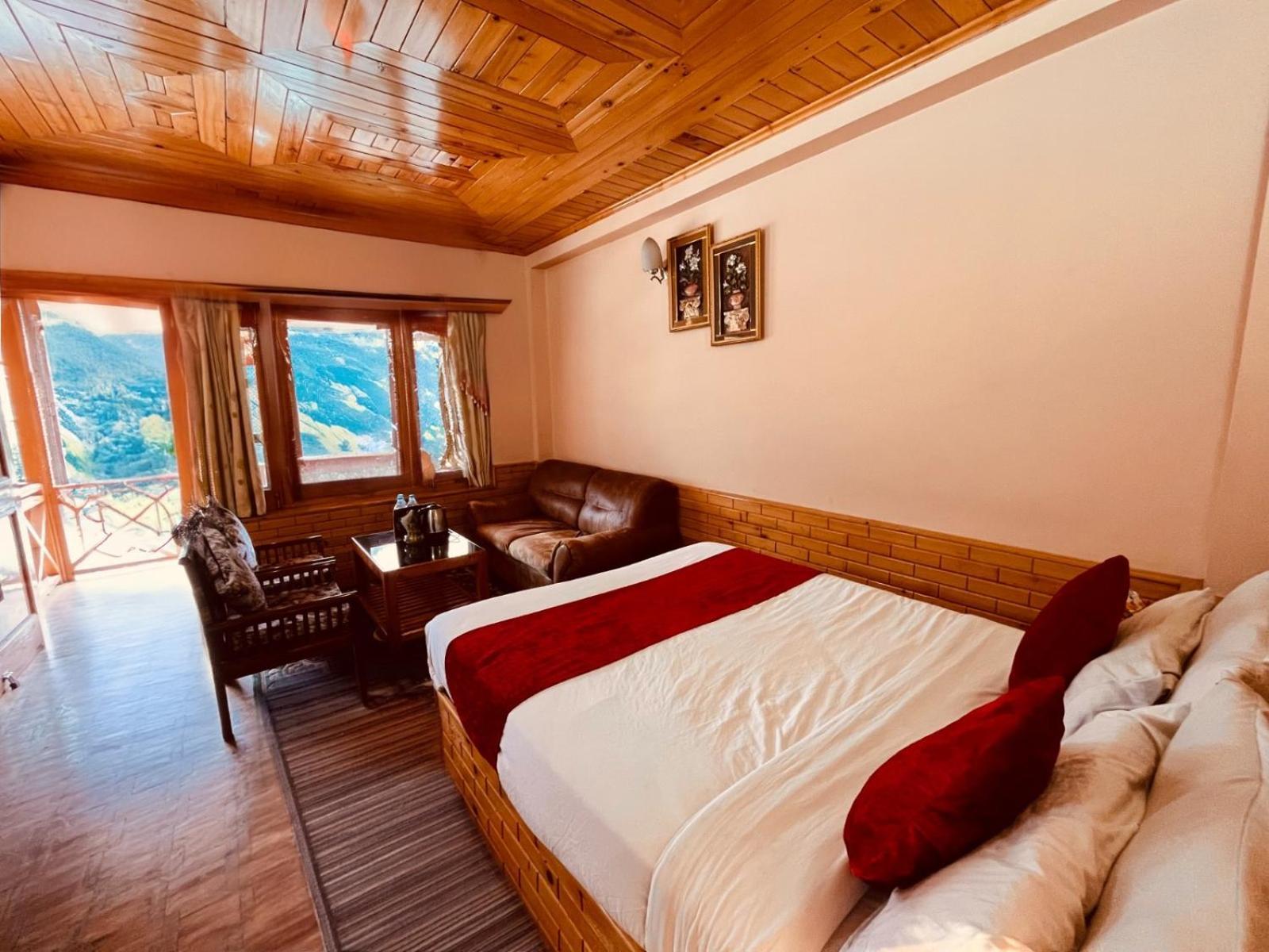 Four Season Hotel & Resort, Manali - A Boutique Wellness Hotel — Photos 3